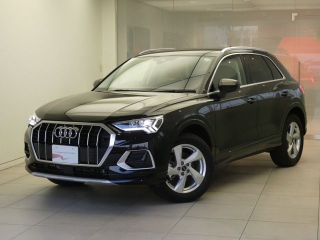 AUDI / AUDI Q3