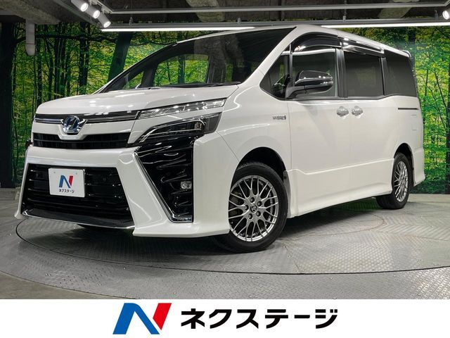 TOYOTA / VOXY HYBRID