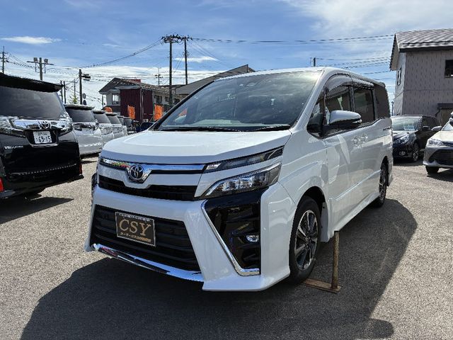 TOYOTA / VOXY