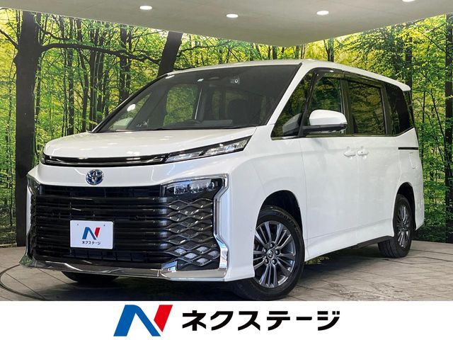 TOYOTA / VOXY HYBRID 4WD