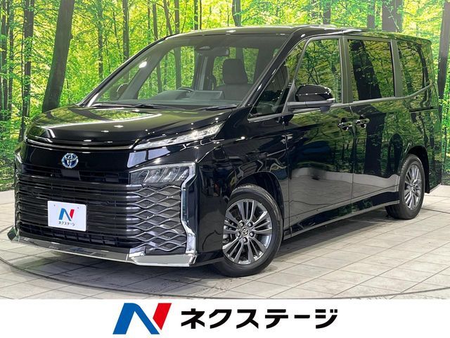 TOYOTA / VOXY HYBRID