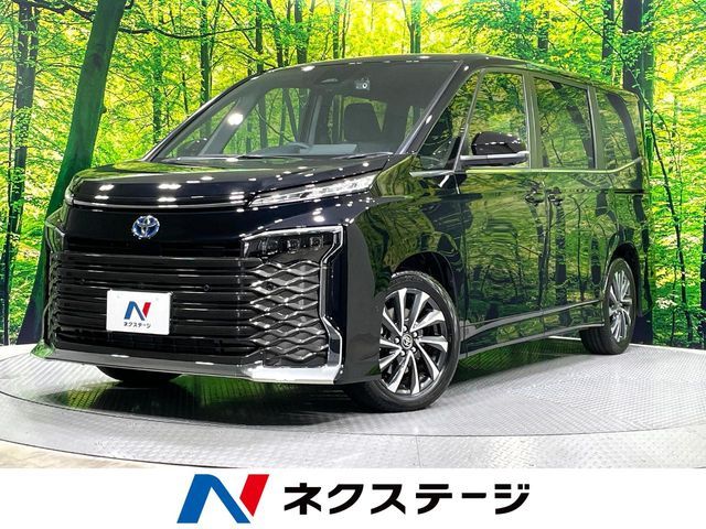 TOYOTA / VOXY HYBRID