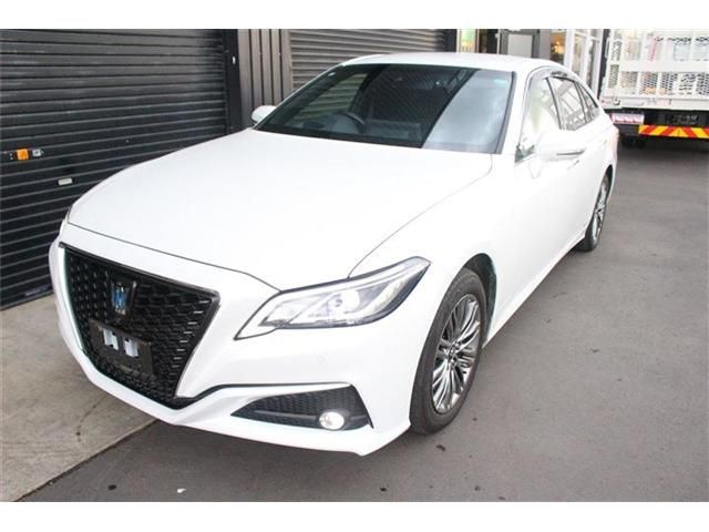 TOYOTA / CROWN sedan hybrid 4WD