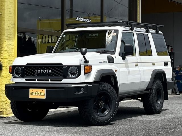 TOYOTA / LANDCRUISER 70