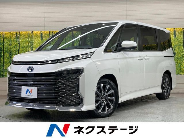 TOYOTA / VOXY HYBRID