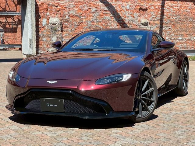 ASTON MARTIN / ASTON MARTIN
