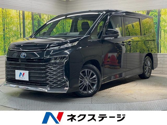 TOYOTA / VOXY HYBRID