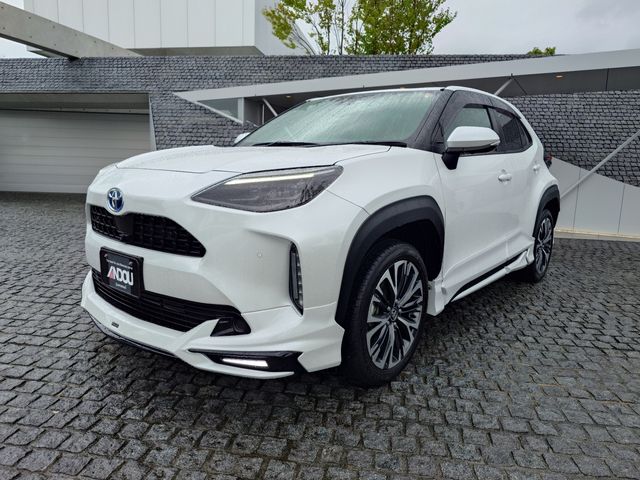 TOYOTA / YARIS CROSS HYBRID