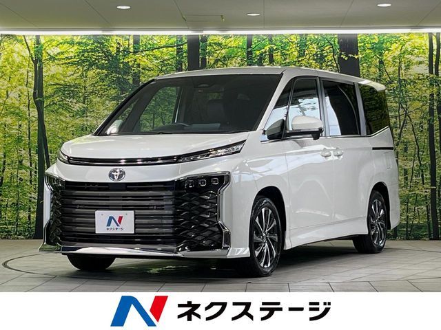TOYOTA / VOXY HYBRID