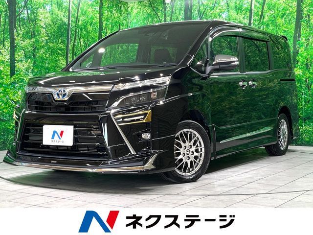 TOYOTA / VOXY HYBRID