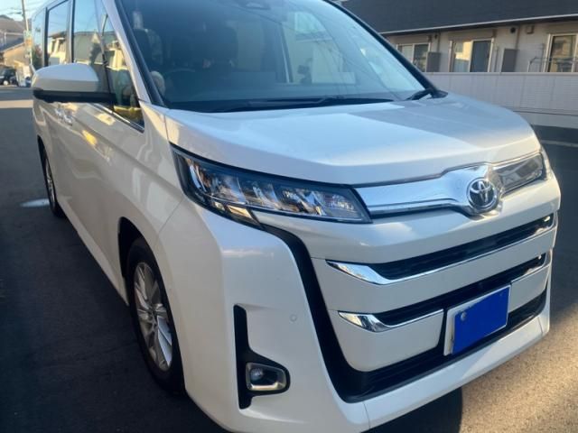 TOYOTA / NOAH