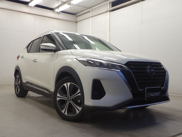 NISSAN / KICKS