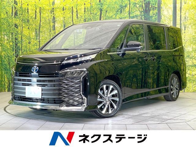 TOYOTA / VOXY HYBRID