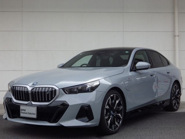 BMW / BMW i5