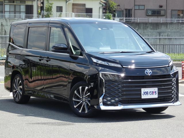 TOYOTA / VOXY HYBRID