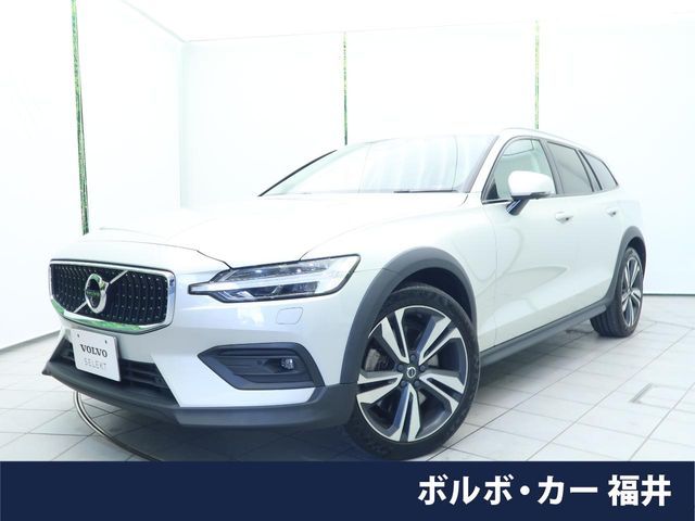VOLVO / VOLVO V60 CROSS COUNTRY