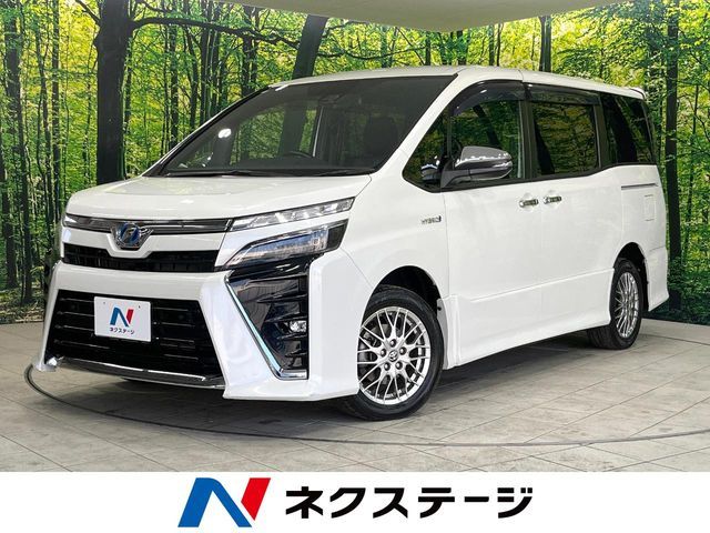 TOYOTA / VOXY HYBRID
