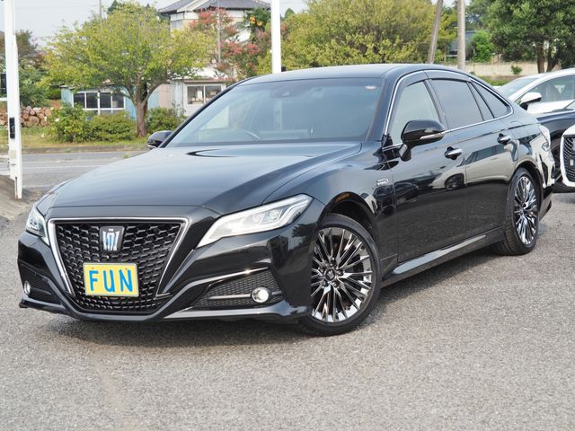 TOYOTA / CROWN sedan hybrid