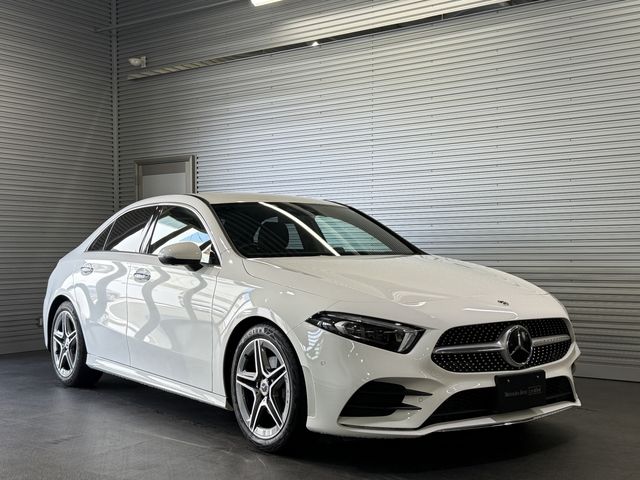 MERCEDES BENZ / MERCEDES BENZ A class sedan