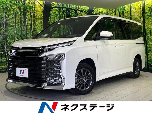 TOYOTA / VOXY HYBRID 4WD
