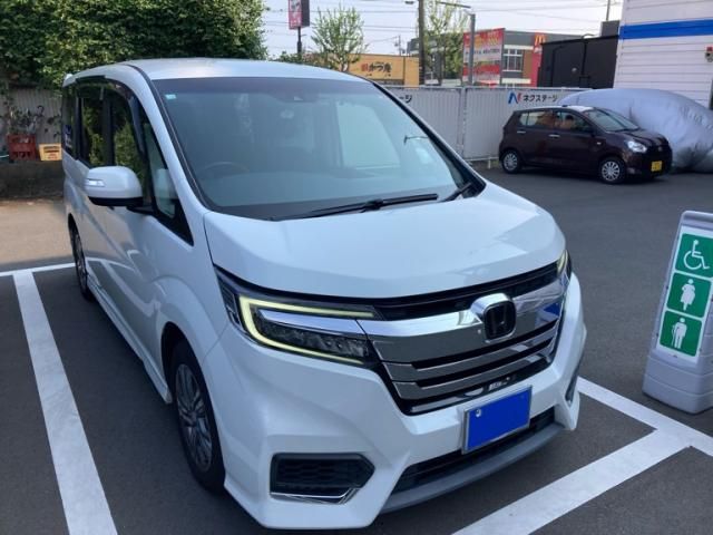 HONDA / ステップワゴンスパーダＨＶ