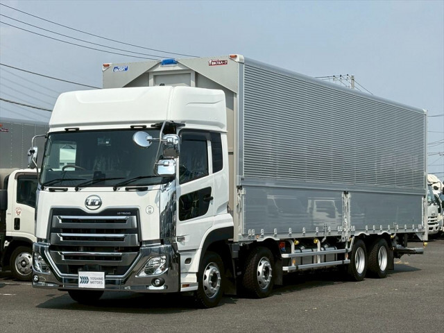 Japanese used car Ref# 1369654 UD Trucks / QUON