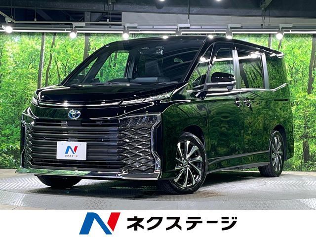 TOYOTA / VOXY HYBRID