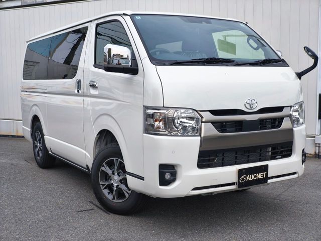 TOYOTA / HIACE van 4WD