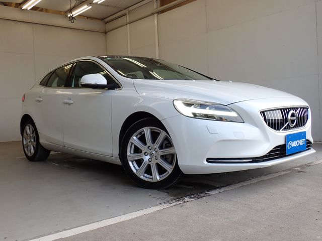 VOLVO / VOLVO V40