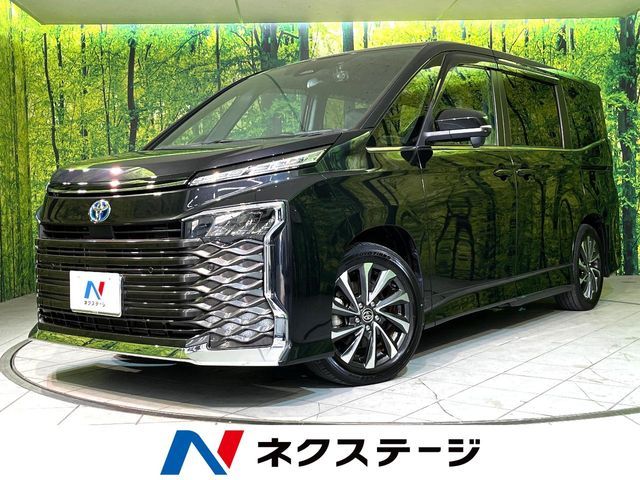 TOYOTA / VOXY HYBRID