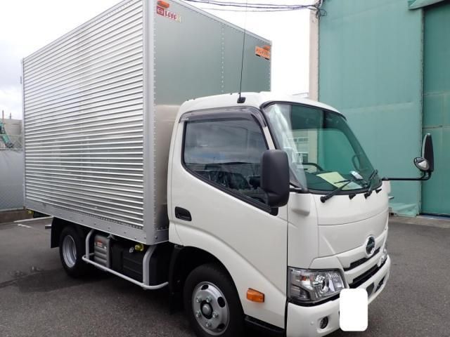 Japanese used car Ref# 1370592 HINO / DUTRO