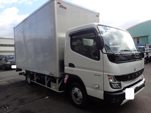 Japanese used car Ref# 1371143 MITSUBISHI / CANTER