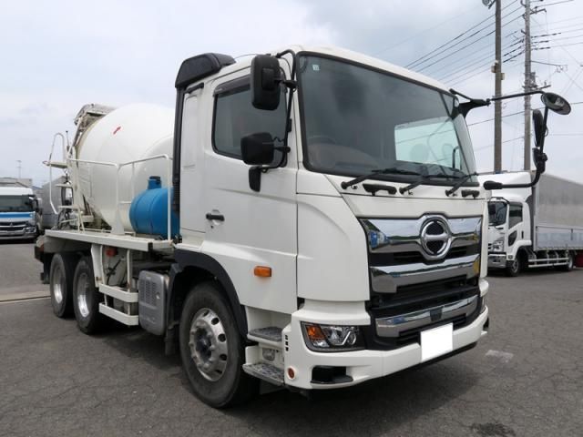 Japanese used car Ref# 1371393 HINO / PROFIA