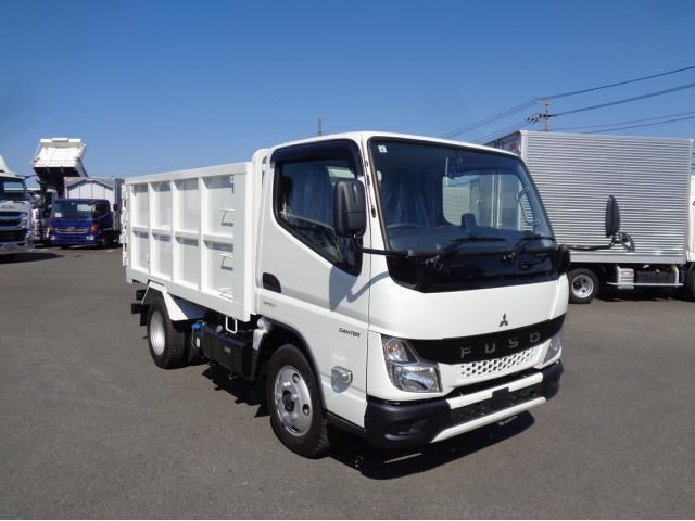 Japanese used car Ref# 1372190 MITSUBISHI / CANTER