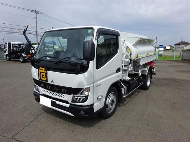 Japanese used car Ref# 1372948 MITSUBISHI / CANTER