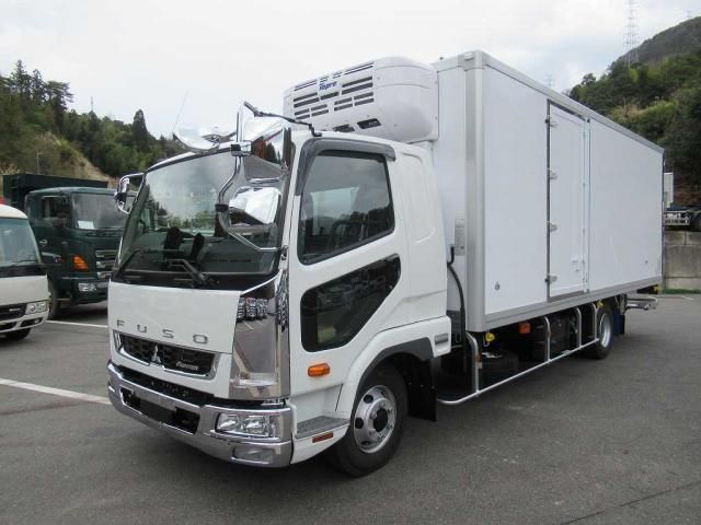 Japanese used car Ref# 1373055 MITSUBISHI / CANTER