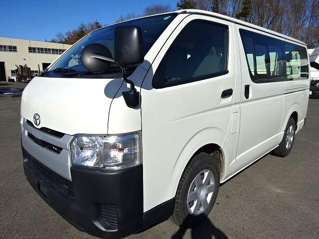 TOYOTA / ハイエース