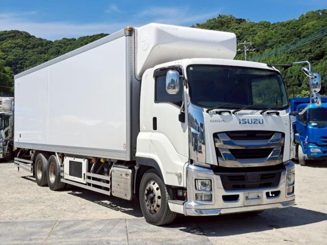 ISUZU / GIGA