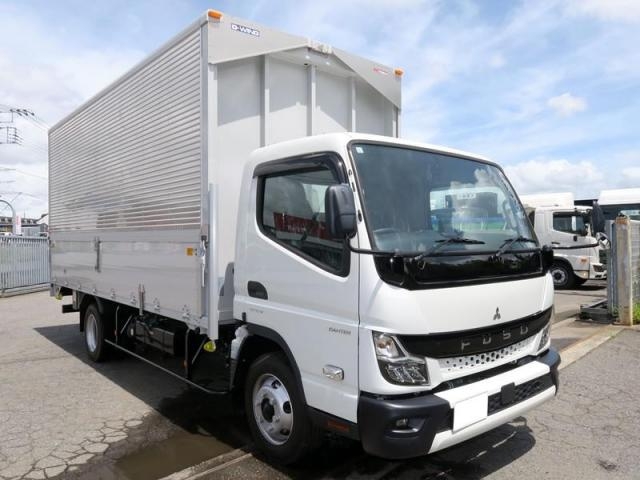 Japanese used car Ref# 1376670 MITSUBISHI / CANTER