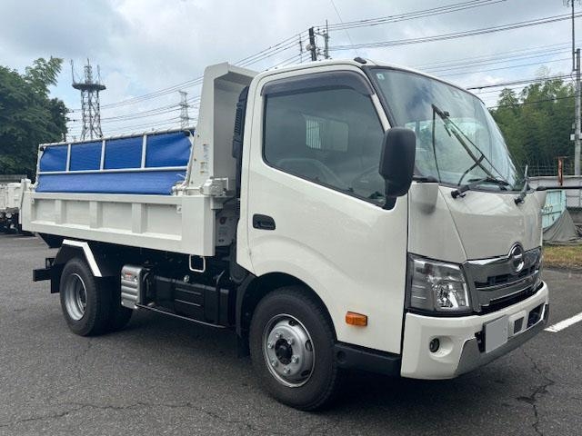 Japanese used car Ref# 1376807 HINO / DUTRO