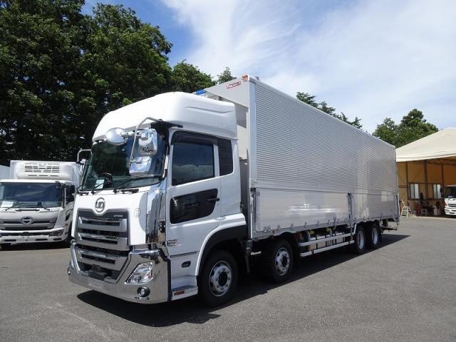 Japanese used car Ref# 1376856 NISSAN DIESEL / Quon