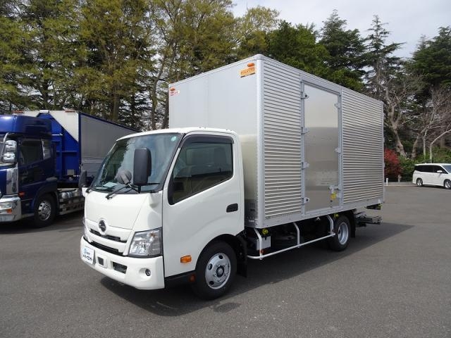 Japanese used car Ref# 1376858 HINO / DUTRO