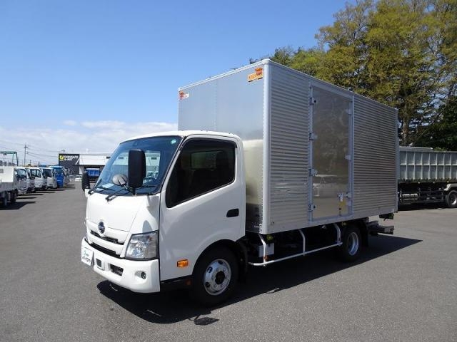 Japanese used car Ref# 1376860 HINO / DUTRO