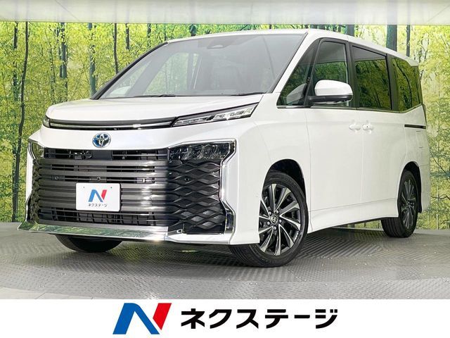 TOYOTA / VOXY HYBRID