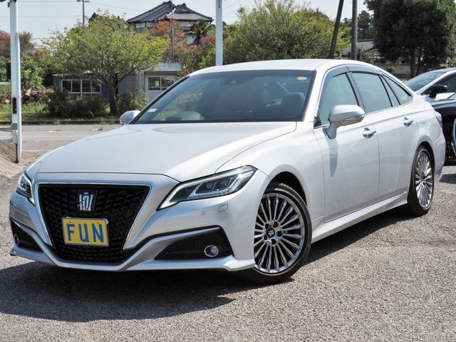 TOYOTA / CROWN sedan hybrid