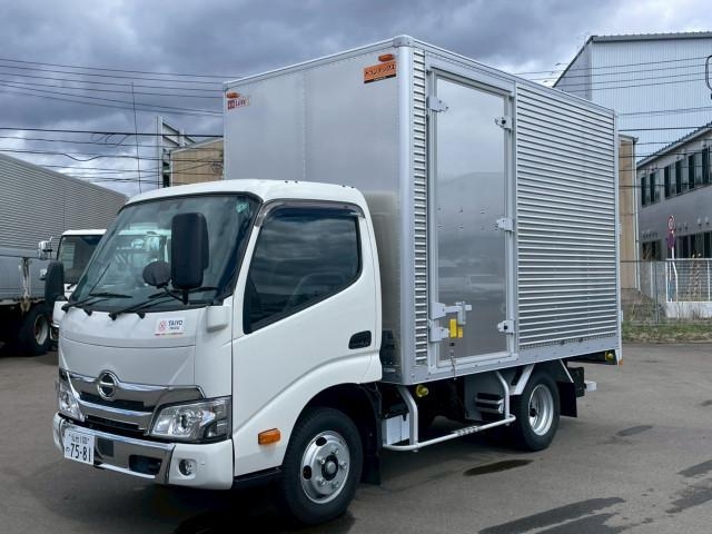 Japanese used car Ref# 1379816 HINO / DUTRO