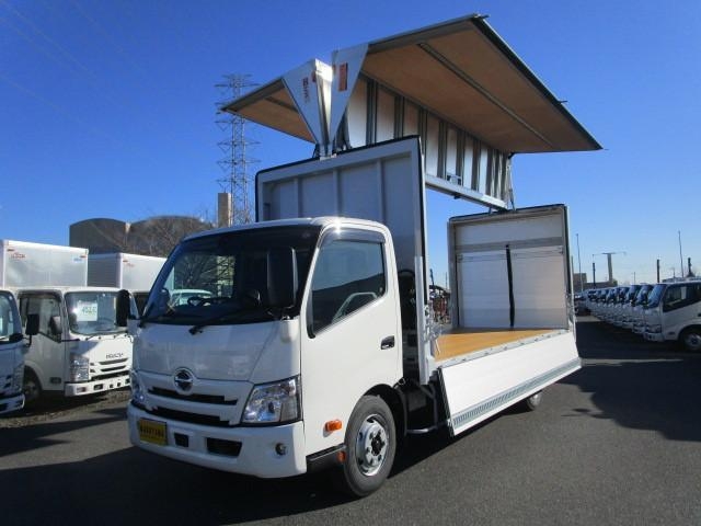 Japanese used car Ref# 1379821 HINO / DUTRO