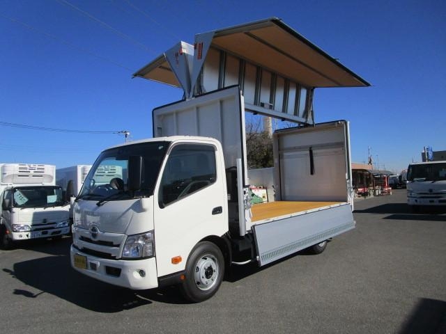 Japanese used car Ref# 1379828 HINO / DUTRO