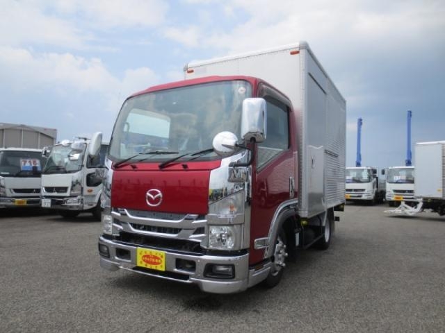 MAZDA / TITAN