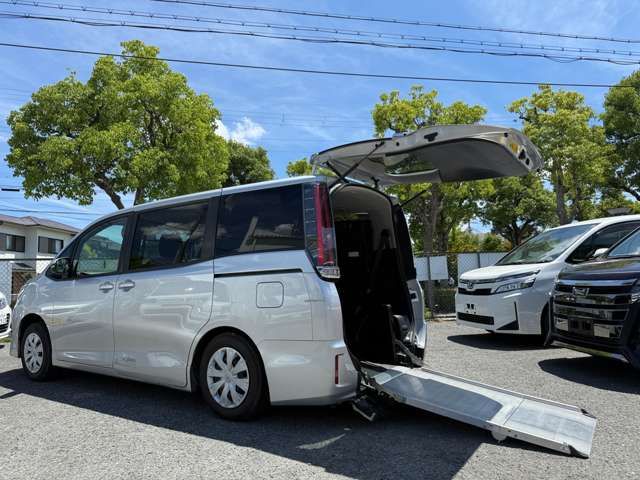 TOYOTA / NOAH